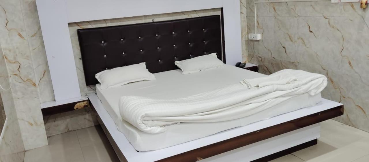 Hotel Shri Sai International, Sitamarhi Dumra Екстер'єр фото